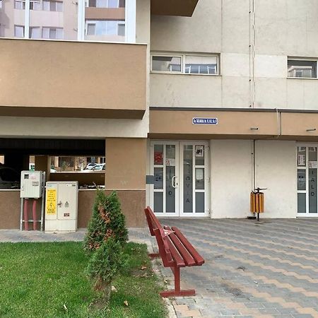 Lovely Bacau 1 Bedroom Apartment Dış mekan fotoğraf