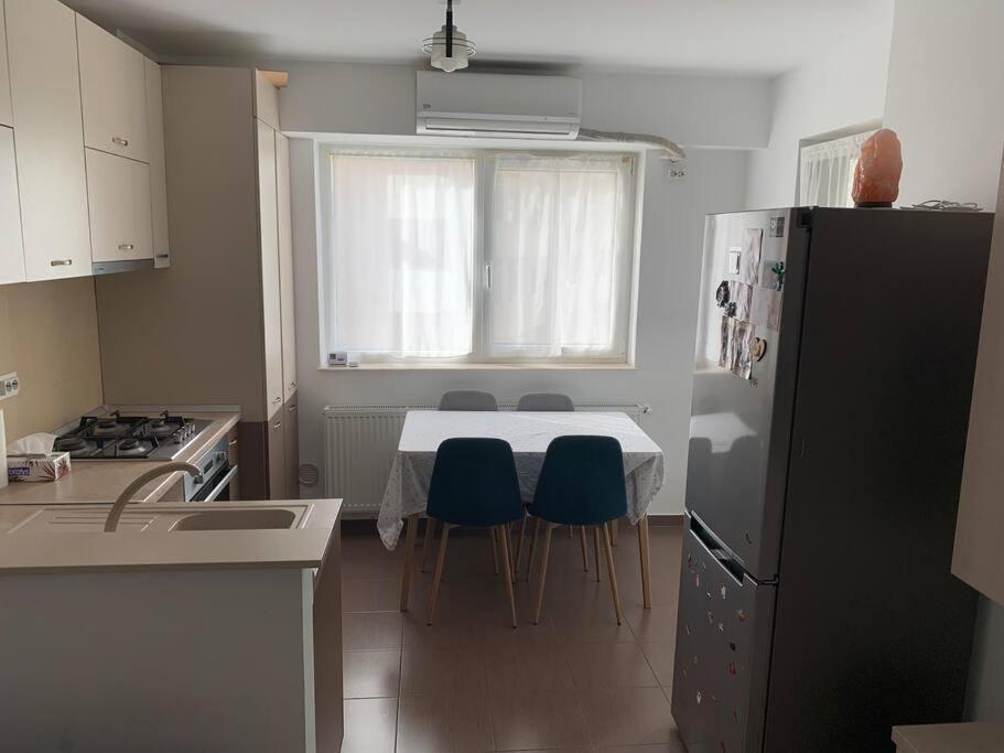 Lovely Bacau 1 Bedroom Apartment Dış mekan fotoğraf
