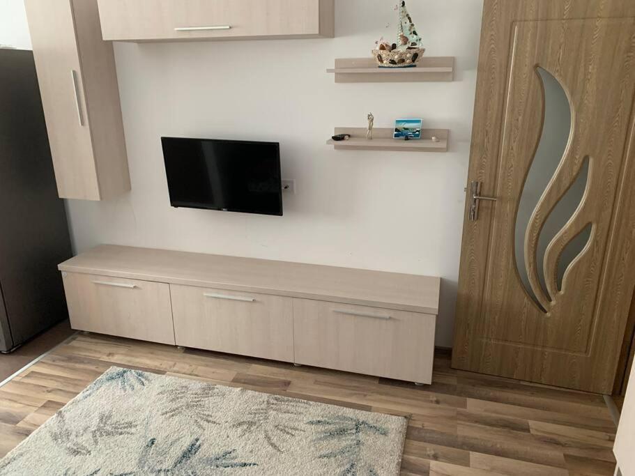 Lovely Bacau 1 Bedroom Apartment Dış mekan fotoğraf